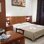 Domus Ferraro 2* ローマ