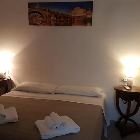 Domus Ferraro 2* ローマ