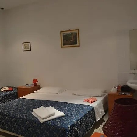 Гостевой дом Domus Ferraro Рим