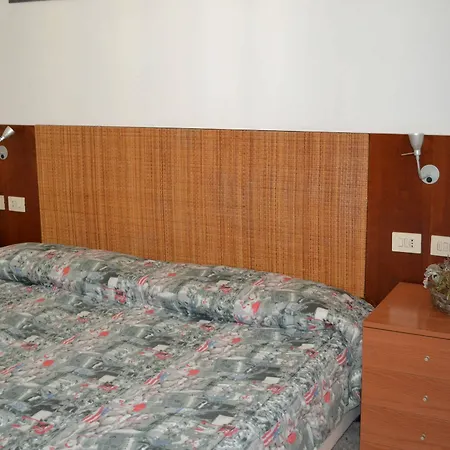 Domus Ferraro Guest house 2*
