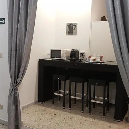 Guest house Domus Ferraro 2*