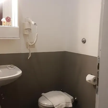 Domus Ferraro Guest house Rome
